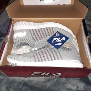 WOMANS FILAS GREY RUNNING SN6